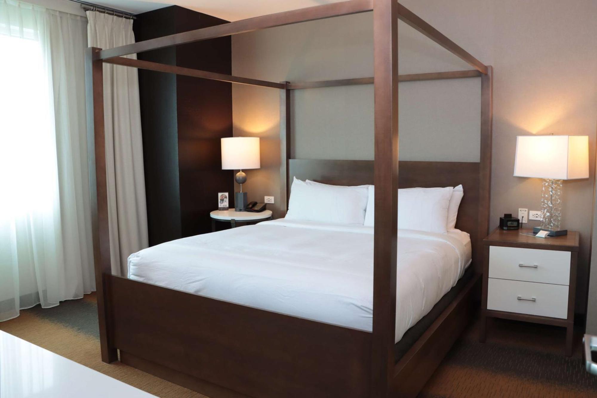 Doubletree By Hilton Hotel Reading